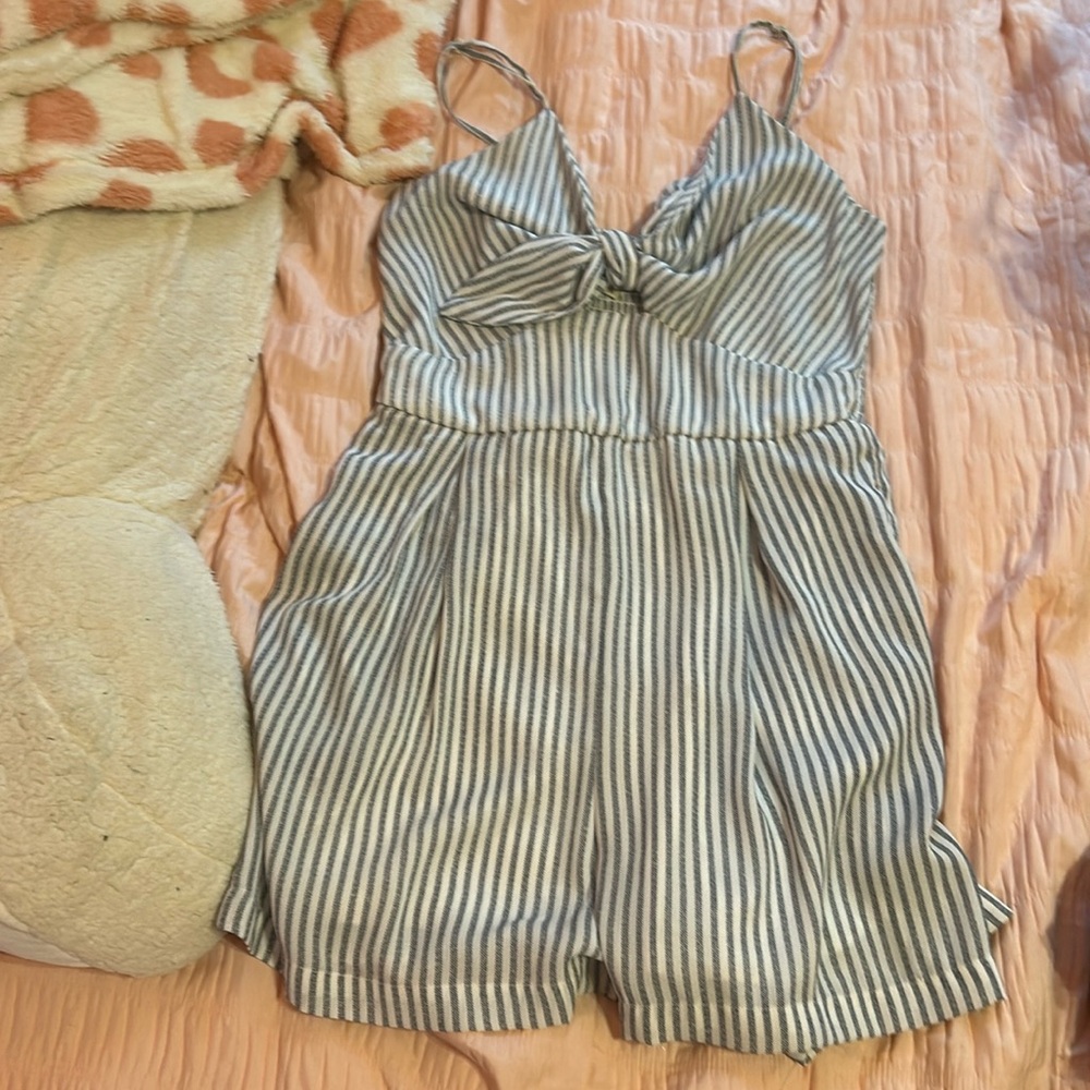 A size M jumper